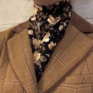 Classic Equestrian Shaped Stock Tie Floral